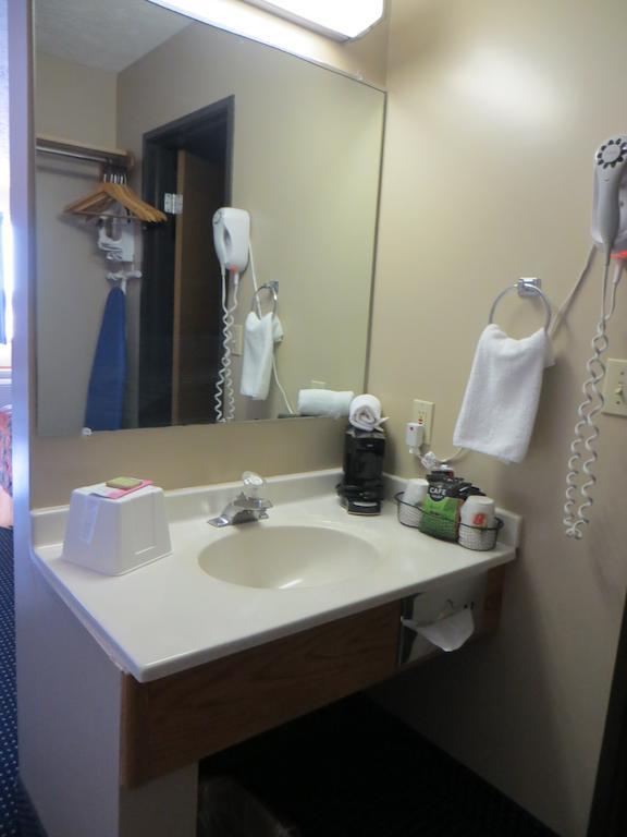 Rodeway Inn סנטרל סיטי מראה חיצוני תמונה